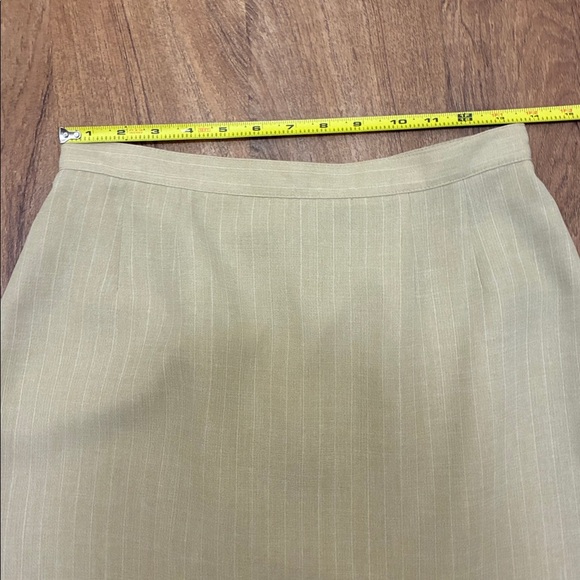 Le Suit Lined Tan Pin Strip Women's Blazer and Skirt Set - Picture 9 of 16
